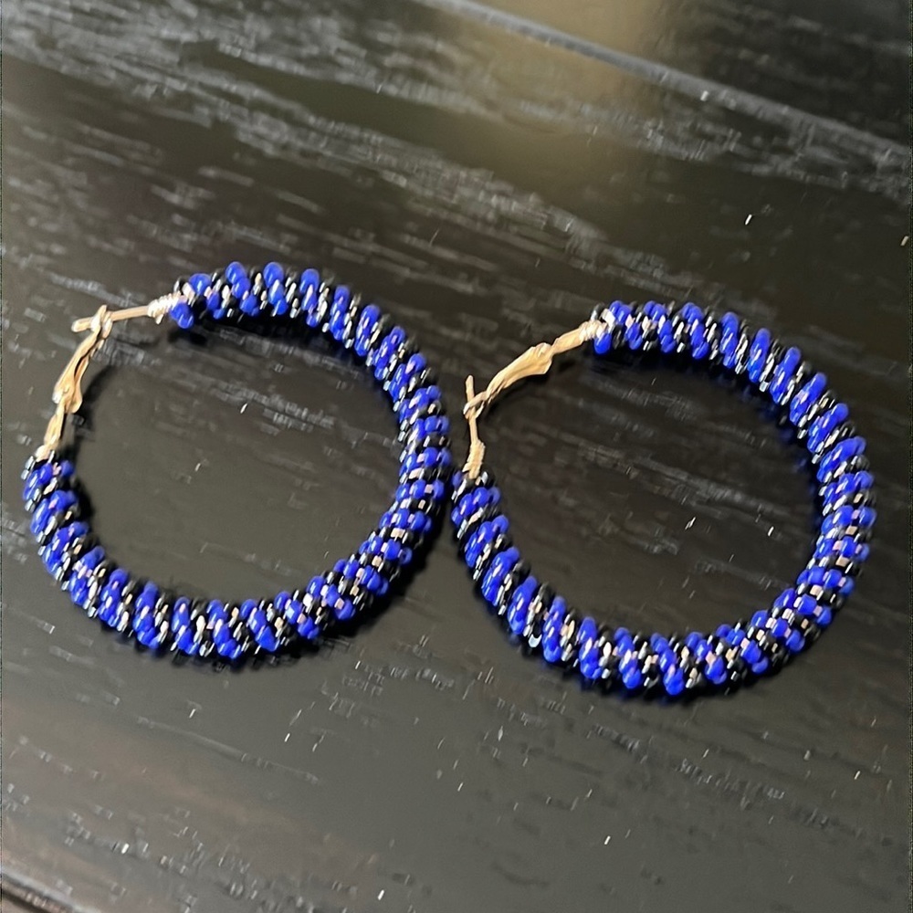 Blue and black beaded hoop earrings-NWT